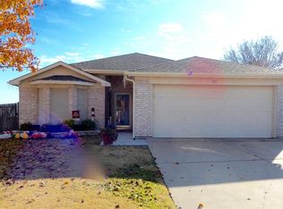 751 Deauville Cir W, Fort Worth, TX 76108