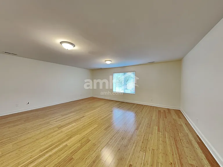 5823 Parkstone Dr — Photo 10