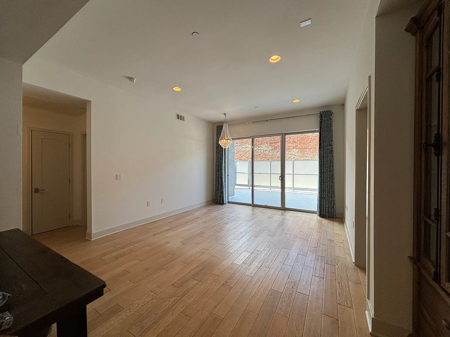 2 bed, 1180 sqft, $4,500 — Photo 3