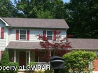 64 Shady Tree Dr, Mountain Top, PA 18707