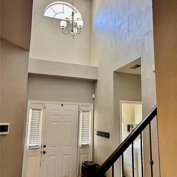 810 Holbrook Dr — Photo 13