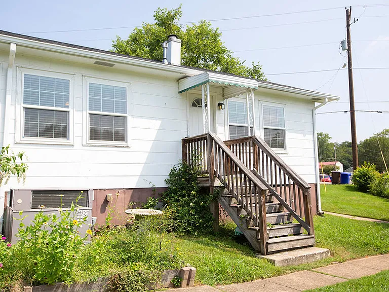 117 S Lansing Rd #117 — Photo 1