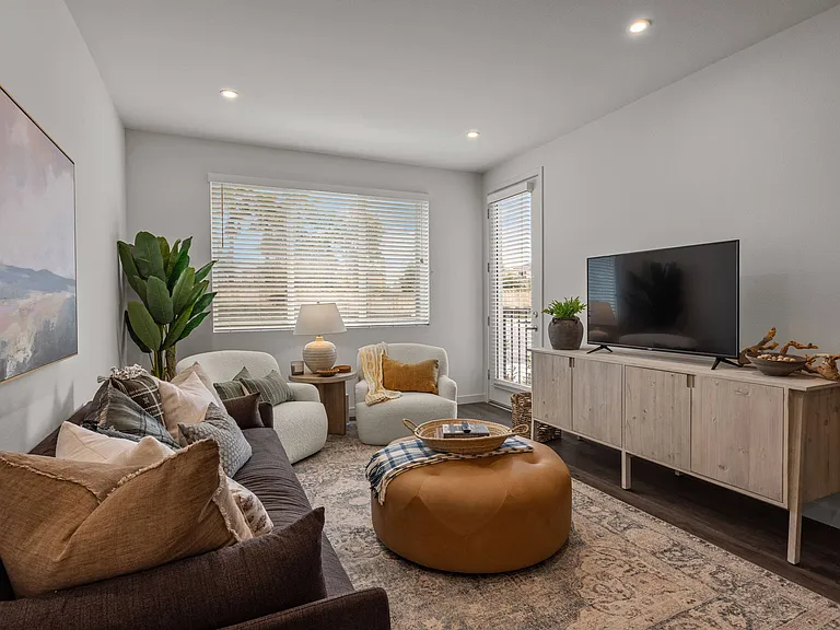 Westbury Apartments — Photo 11