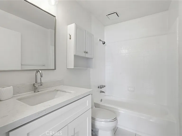 24420 Alliene Ave #3 — Photo 22
