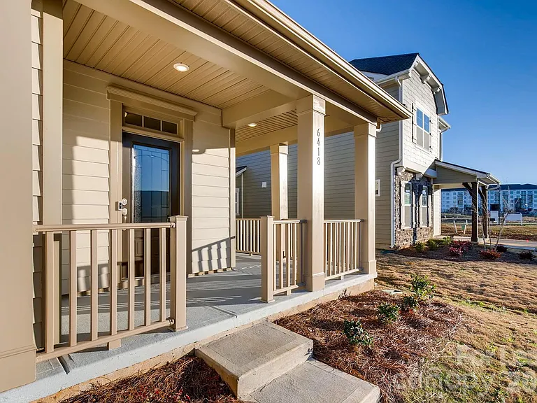 6418 Raffia Rd — Photo 3