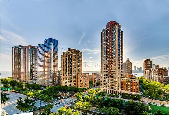 Rented by Bouklis Group | media 20