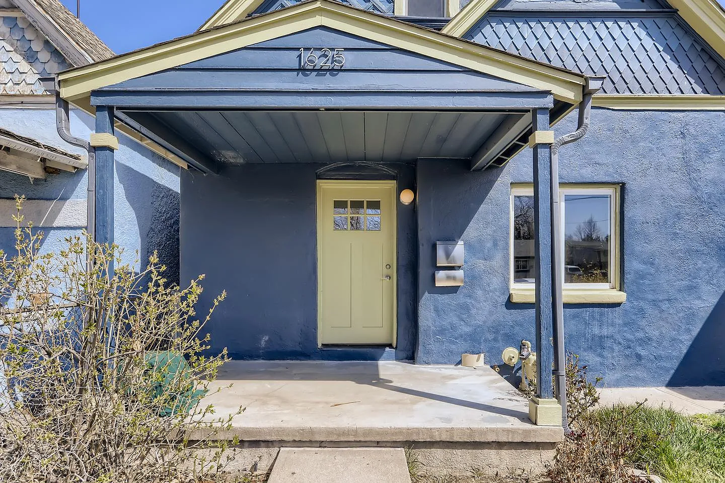 Striking Whittier Victorian home with fully fenced backyard — Photo 2