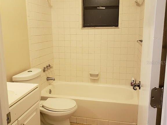 5th image of 2470 Chestnut Woods Dr