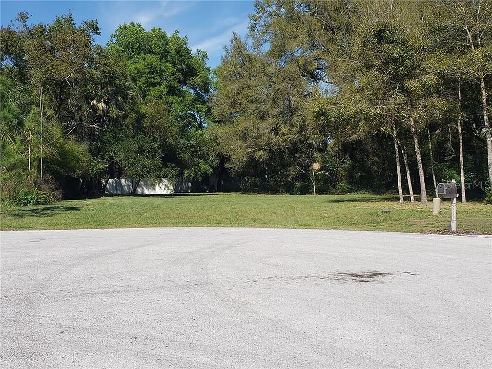 2nd image of 32541 Laurel Ct
