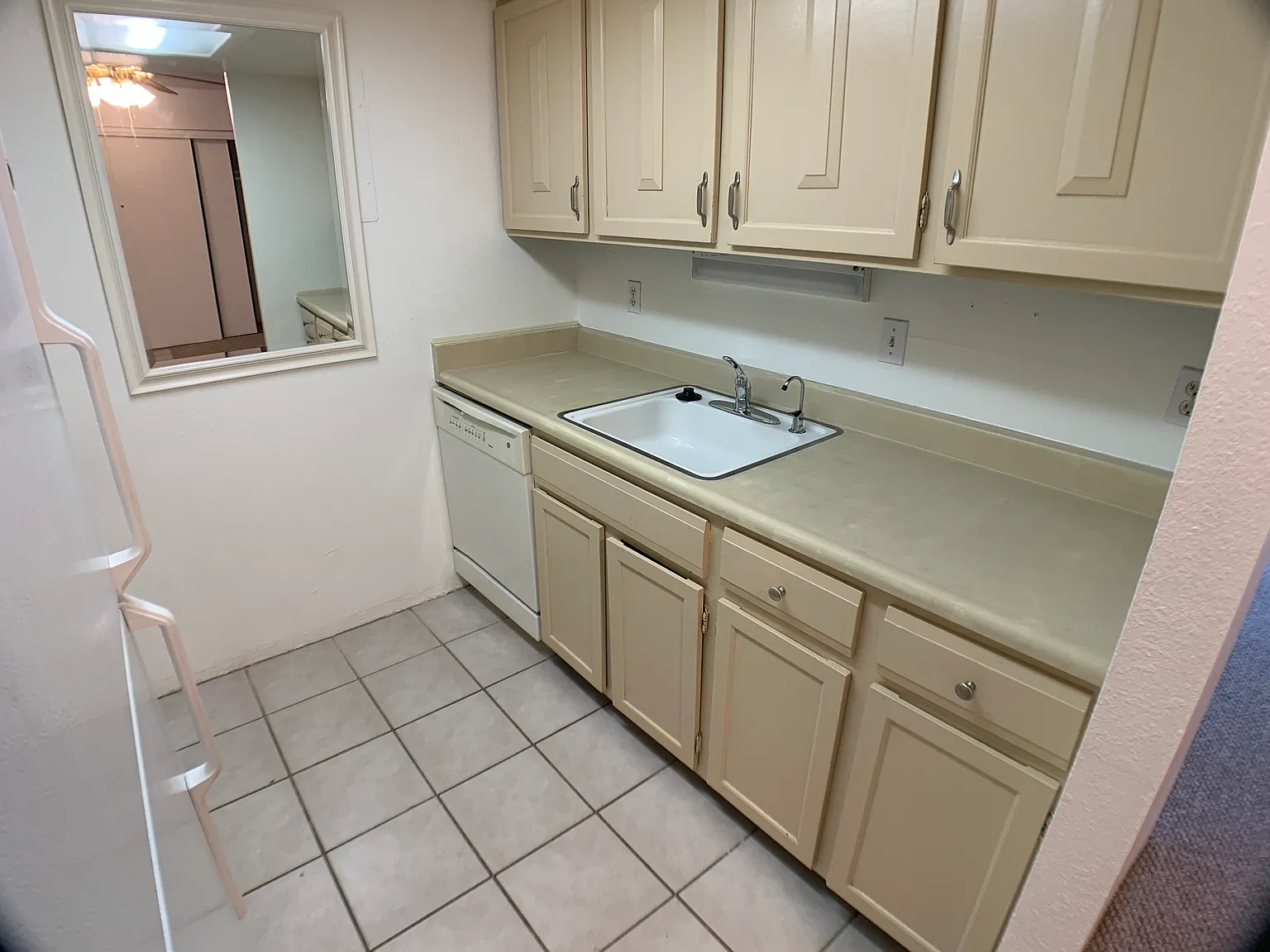 2 bed, 800 sqft, $1,650 — Photo 3