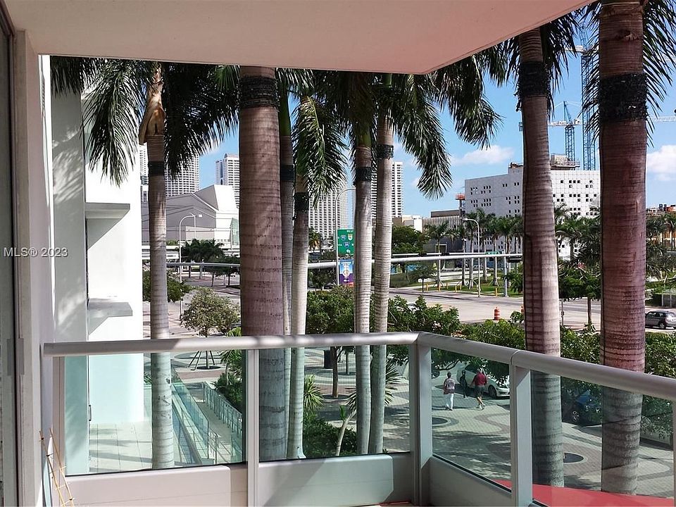 1st image of 900 Biscayne Blvd APT 407