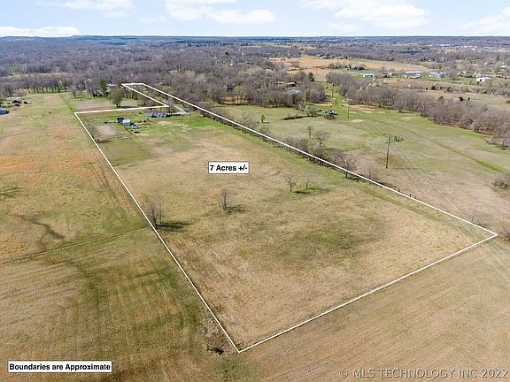 3rd image of 16721 E 430th Rd