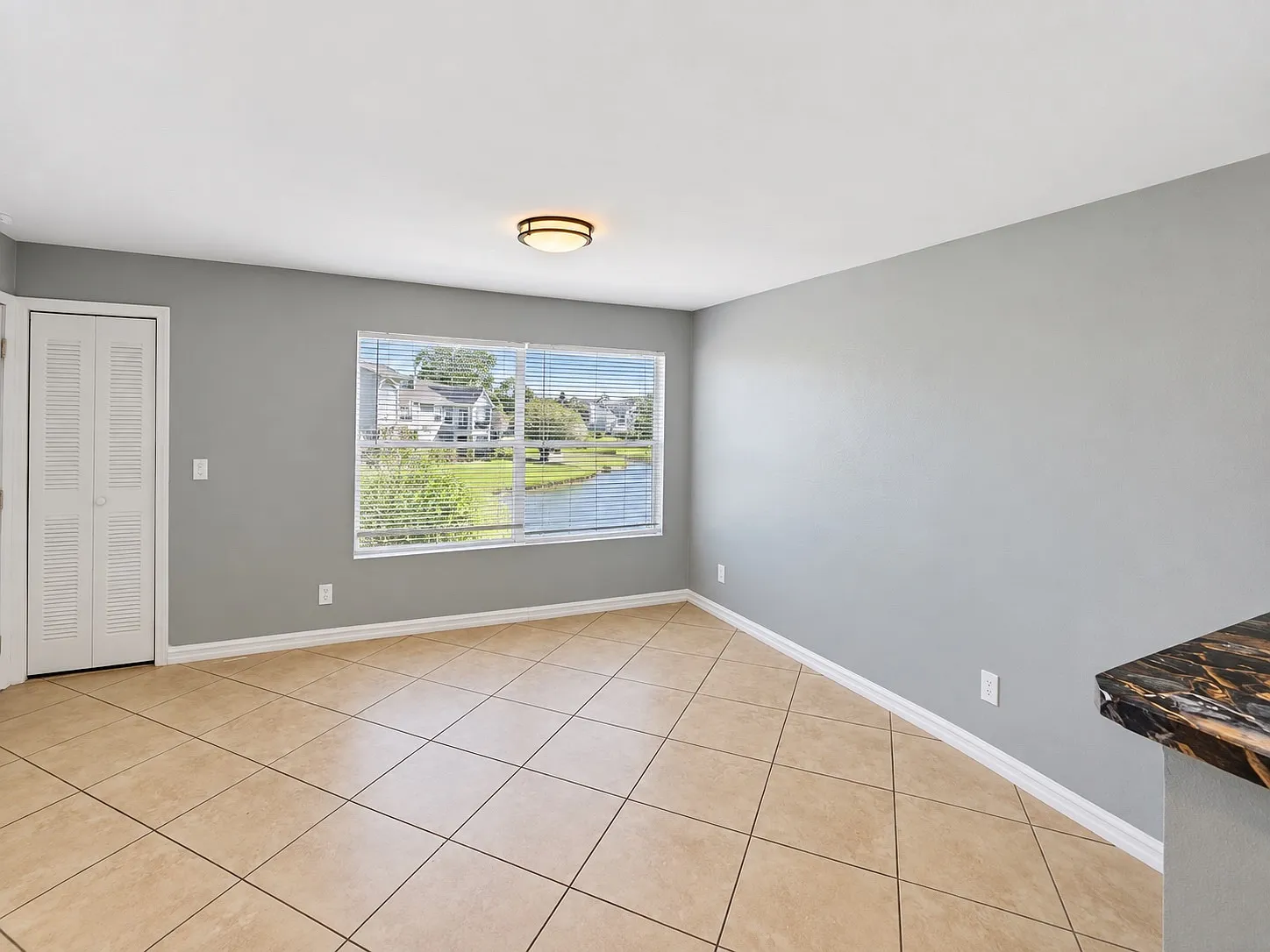 4724 Walden Cir — Photo 2