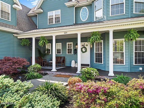 4th image of 109 Seward Avenue