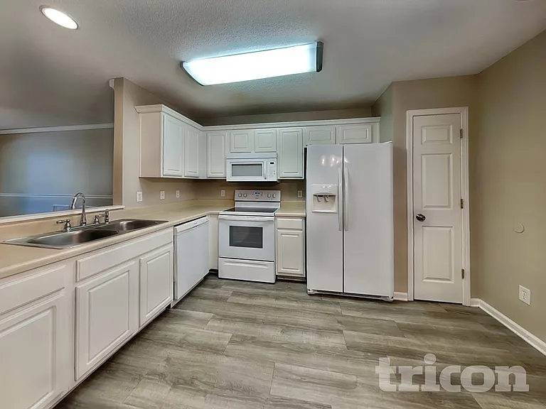 137 Lossie Ln — Photo 6