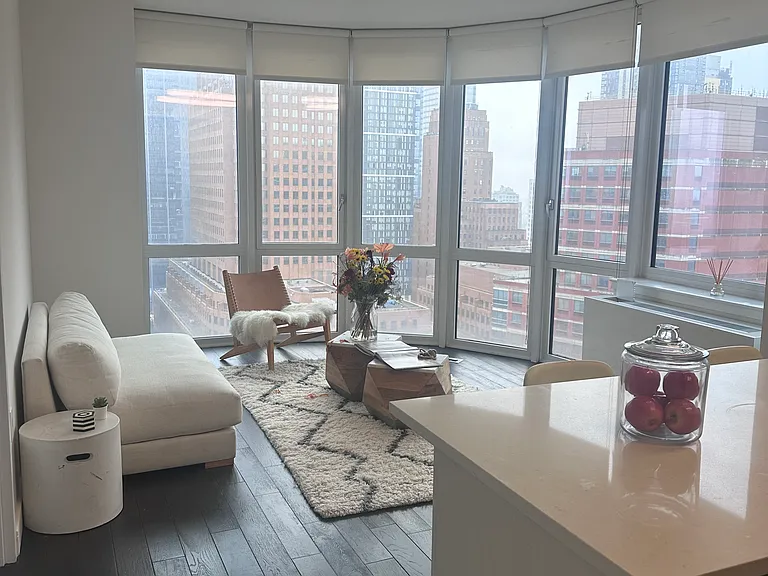 309 Gold St #AIR14A — Photo 1