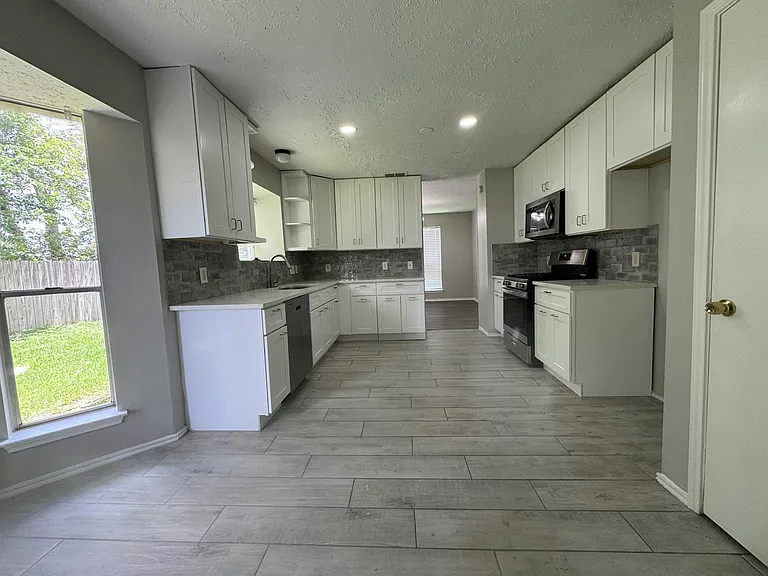 12303 Glenmeadow Dr — Photo 4