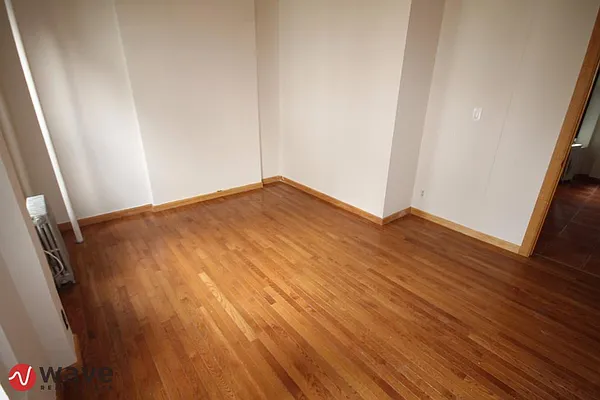 Rented by Wave Real Estate Group | media 8