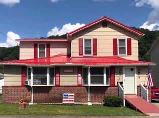 8 Spruce St, Richwood, WV 26261