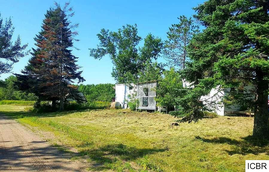 2nd image of 707 Main St S