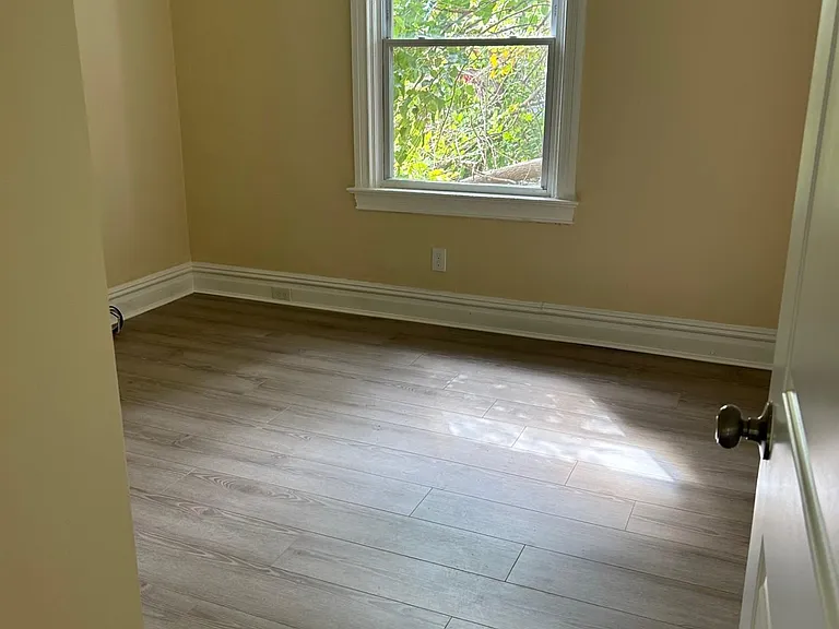 230 Morewood Ave #2 — Photo 5