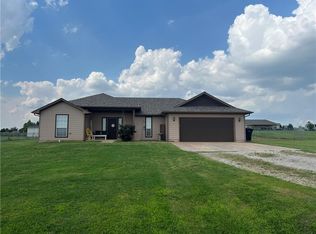 1301 Hillside Ter, Blanchard, OK 73010