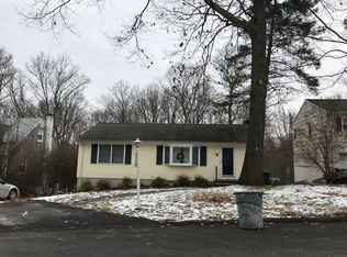 11 Manito Ave, Oakland, NJ 07436
