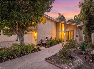 6221 Mammoth Ave, Van Nuys, CA 91401