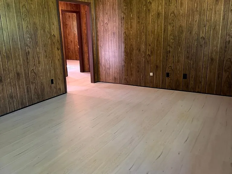 1201 Victoria St — Photo 2