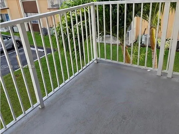 5401 SW 77th Ct #202E — Photo 2