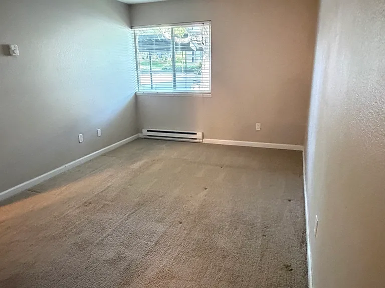 E7-9425 SW 146th Ter — Photo 10