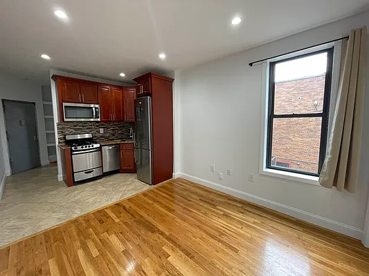 Rented by EXR | media 27