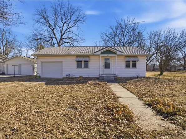 403 Lindy Ln, Holden, MO 64040