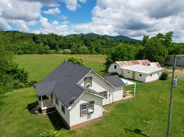 975 Commerce St, Stuart, VA 24171