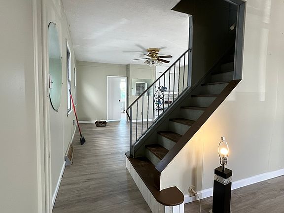2nd image of 72 Richard St