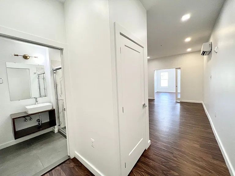 824 N Calvert St — Photo 25