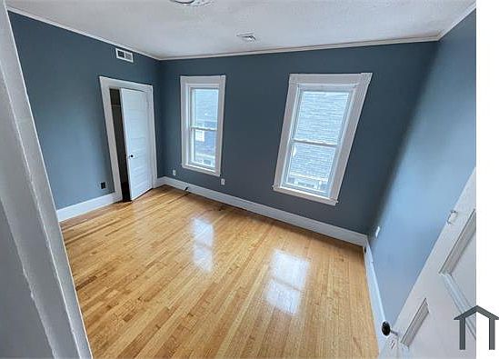 5th image of 17 Gaylord St Floor 3