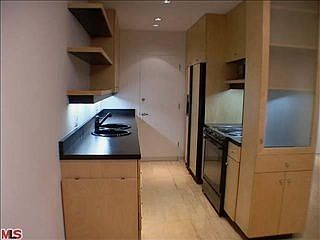 3rd image of 960 Larrabee St APT 114