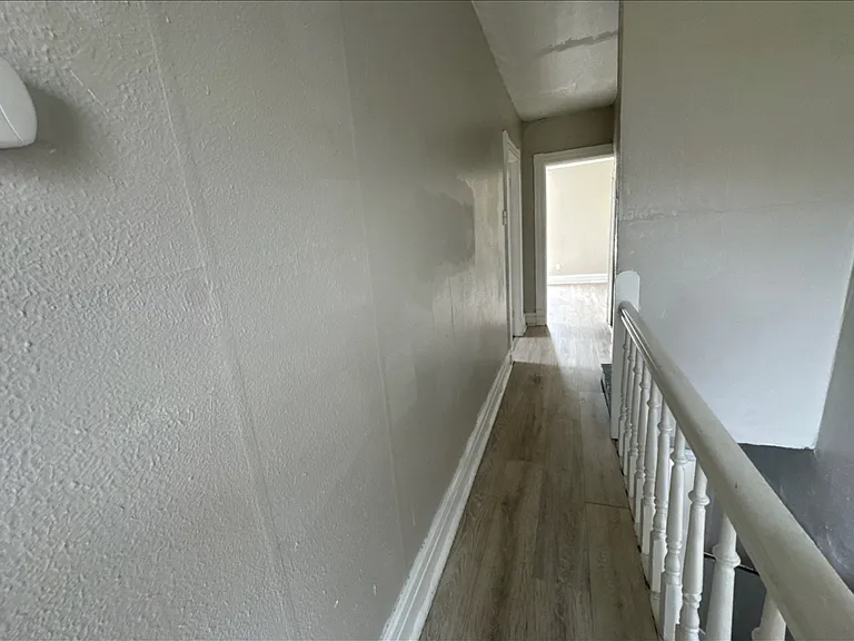 519 Lyndal St — Photo 9