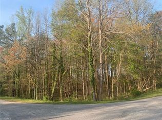 1 Hidden Valley Ct, Greensboro, NC 27407