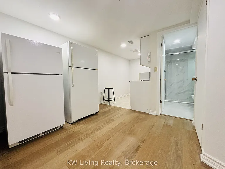28 Pergola Rd #BASEMENT — Photo 6