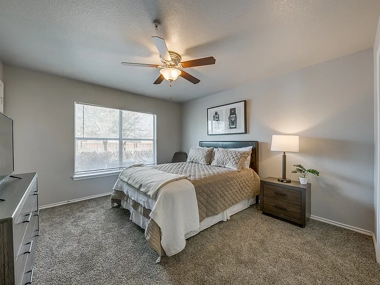 8611 Waters Edge Dr — Photo 9