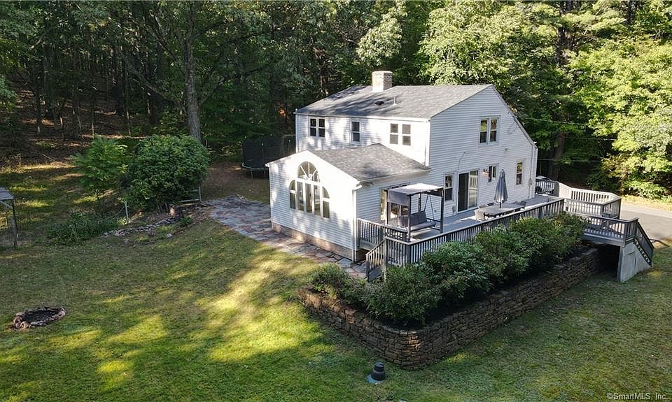 1st image of 2 Forest Hills Dr