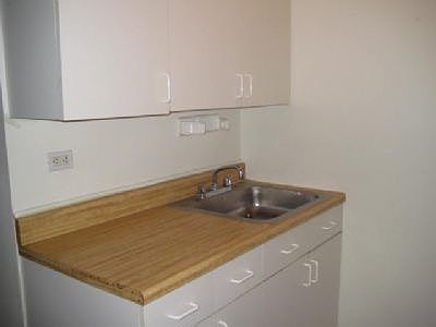5th image of 4031 N Kenmore Ave APT 211
