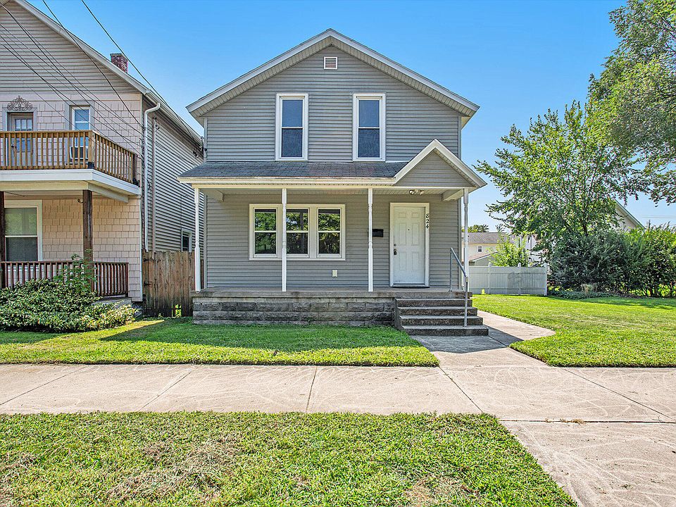 1st image of 824 1st St NW