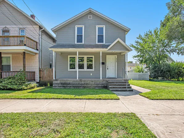 824 1st St NW, Grand Rapids, MI 49504