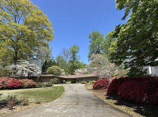 3353 Greenfield Dr, Marietta, GA 30068
