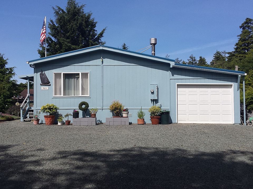 1st image of 921 S Dolphin St