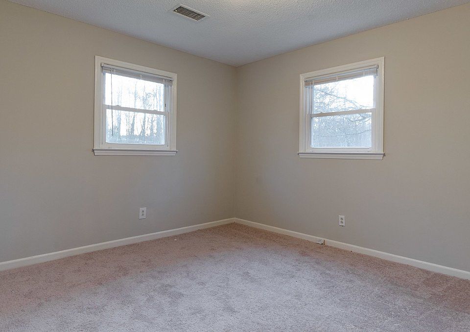 1st image of 2328 Woodbridge Dr #A