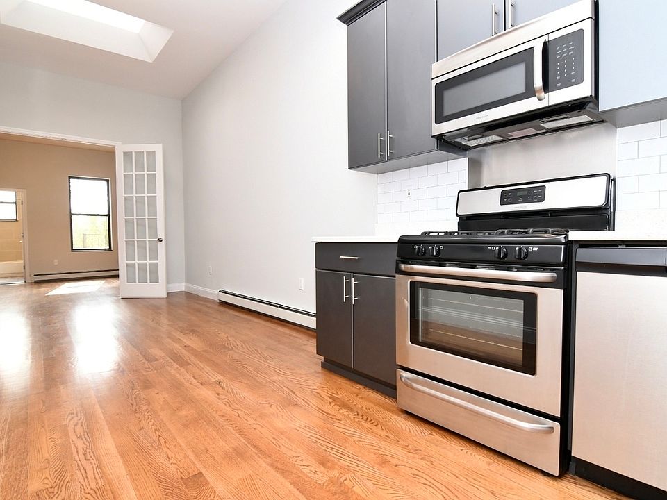 1st image of 170 Wyckoff Ave #3B